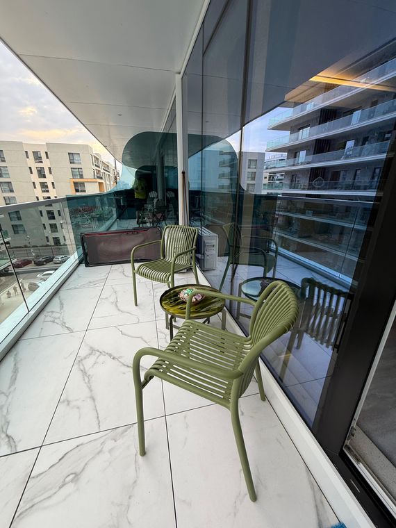 Apartament Mamaia Nord etaj 4 cu lift – Alexander Studio White Titanic, balcon & terasă