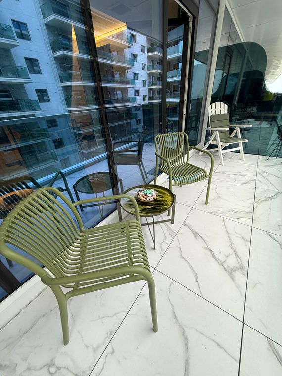 Apartament White Titanic Mamaia Nord – Alexander Studio White Titanic, balcon & terasă