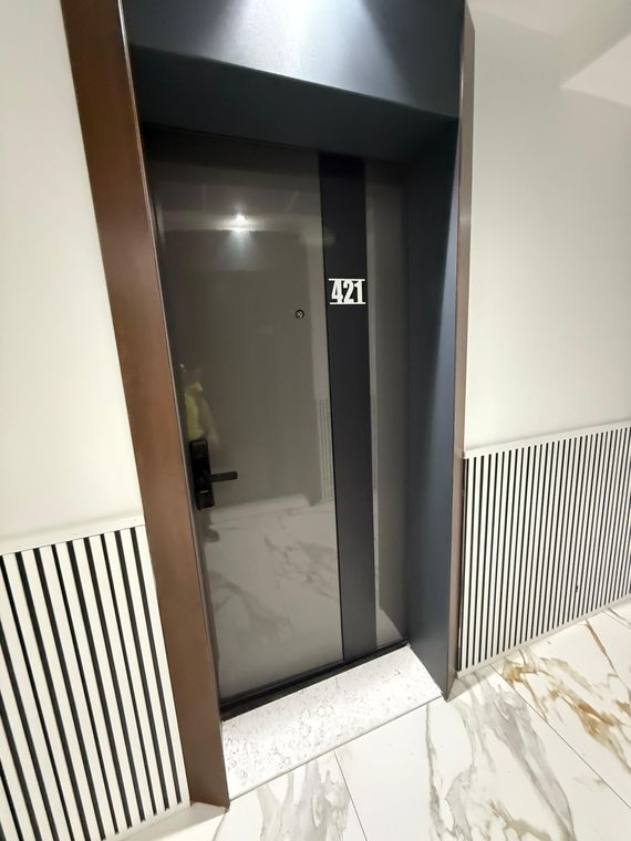 Cazare Mamaia Nord direct de la proprietar – Alexander Studio White Titanic, hol & intrare