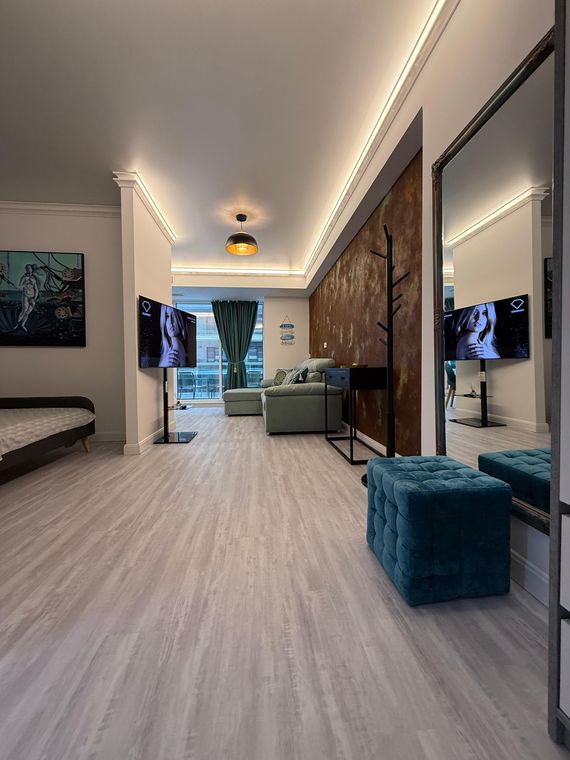 Cazare Mamaia Nord pe noapte – Alexander Studio White Titanic, hol & intrare