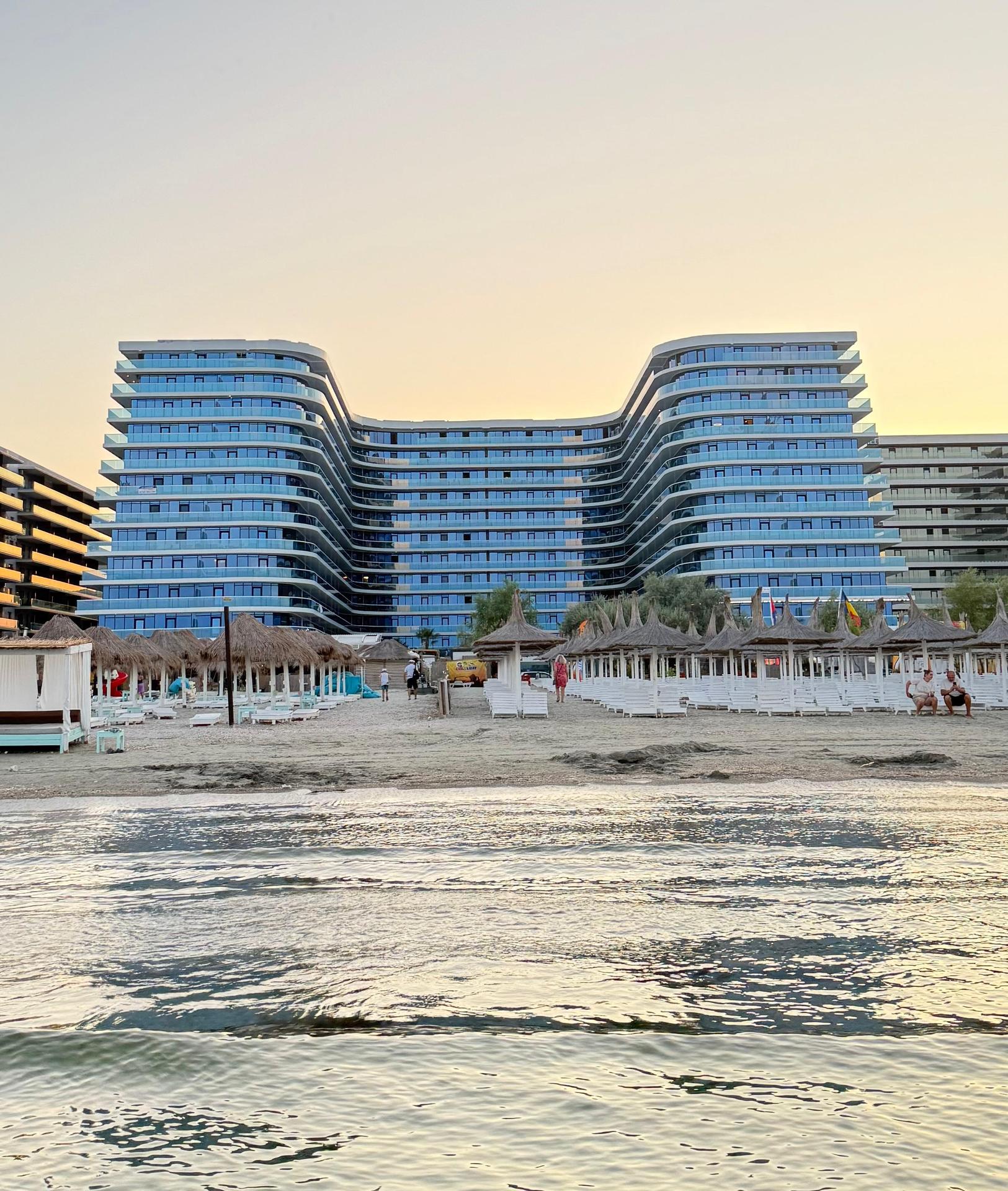 Alexander Studio White Titanic – Cazare Mamaia Nord fără costuri ascunse