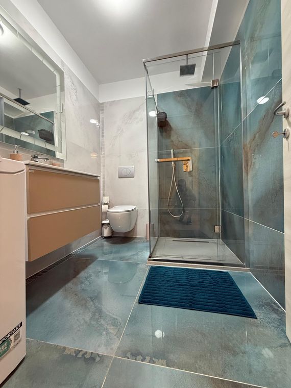 White Titanic Mamaia regim hotelier – Alexander Studio White Titanic, baie