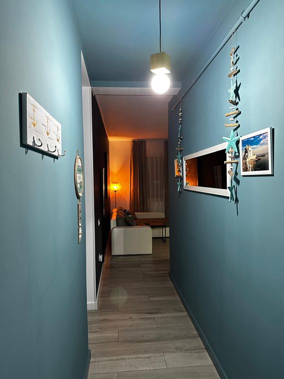 Cazare Mamaia Nord cu mașină de spălat – Best Apartment Mamaia Nord, hol & intrare