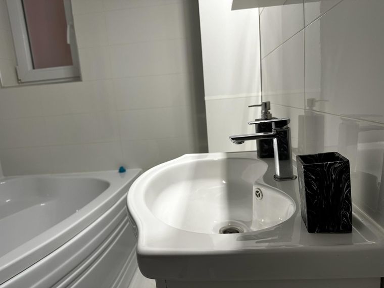 Apartament în regim hotelier Ipotești – Best Apartment Suceava, baie