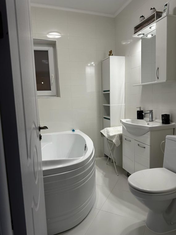 Apartament Suceava cu parcare gratuita – Best Apartment Suceava, baie