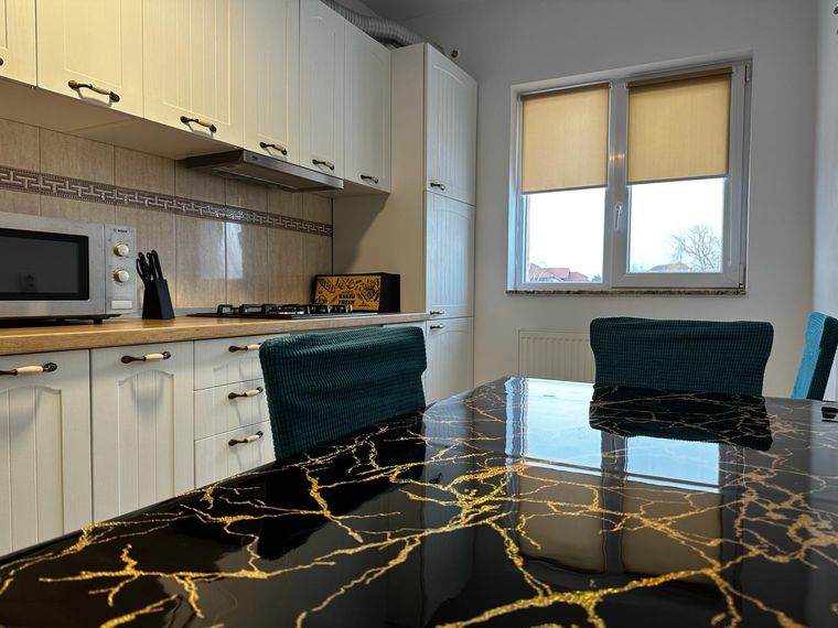 Cazare lângă Spitalul județean Suceava – Best Apartment Suceava, bucătărie