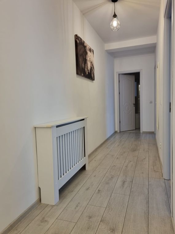 Cazare pe termen lung Suceava – Best Apartment Suceava, hol & intrare
