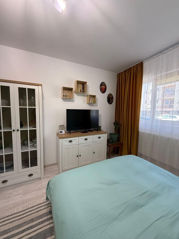 Cazare delegație Suceava cu factură – Mary's Studio, living