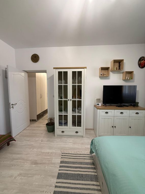 Cazare în tranzit spre mănăstirile Bucovinei – Mary's Studio, living