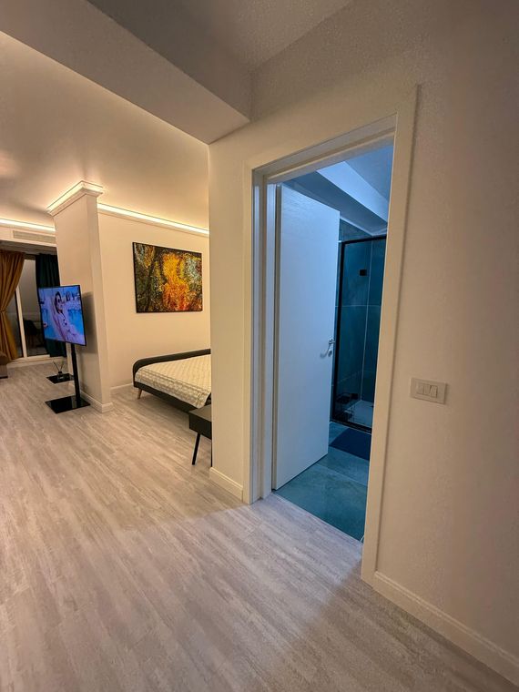 Cazare Mamaia Nord fără costuri ascunse – Mirami Studio White Titanic, hol & intrare
