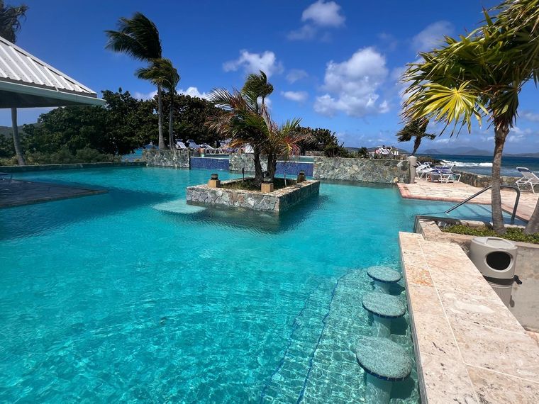 Piscina si marea la Sapphire Beach Resort, St. Thomas – Insulele Virgine Americane
