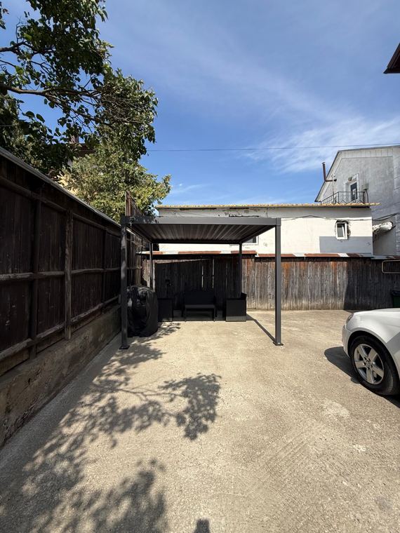 Curte privată cu poartă · parcare gratuită — Best Apartment Scheia