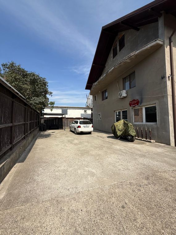 Curte privată cu poartă · parcare gratuită — Best Apartment Scheia