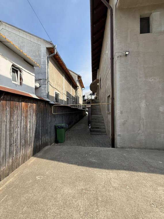 Curte privată cu poartă · parcare gratuită — Best Apartment Scheia