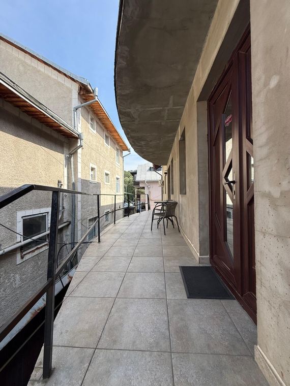 Terasă și balcon cu vedere la oraș — Best Apartment Scheia