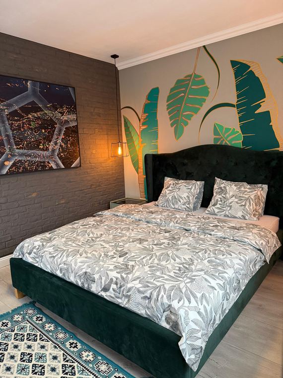 Dormitor cu pat queen de 160 cm — Best Apartment Scheia