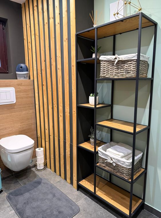 Baie cu duș · prosoape incluse — Best Apartment Scheia