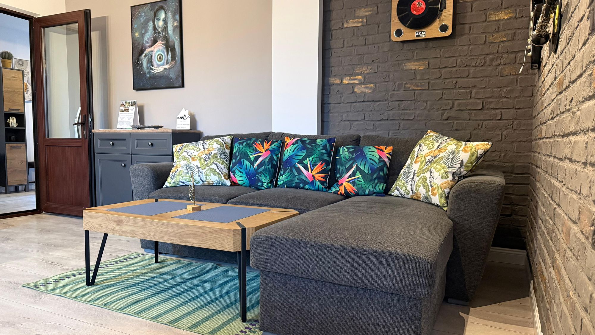 Best Apartment Scheia – living cu temă muzicală, Șcheia, Suceava